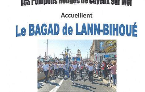 DÉFILÉ EN PRÉSENCE DU BAGAD DE LANN-BIHOUÉ