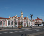 LA GARE ET LES CHEMINS DE FER