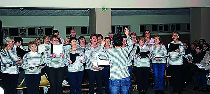 LA CHORALE CHANTE LA MESSE DE LA VEILLÉE DE NOËL